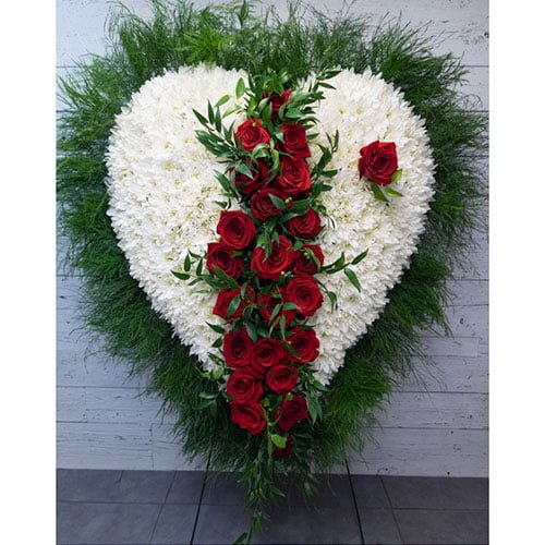 Arrangement de fleurs exotiques, de roses et de verdures